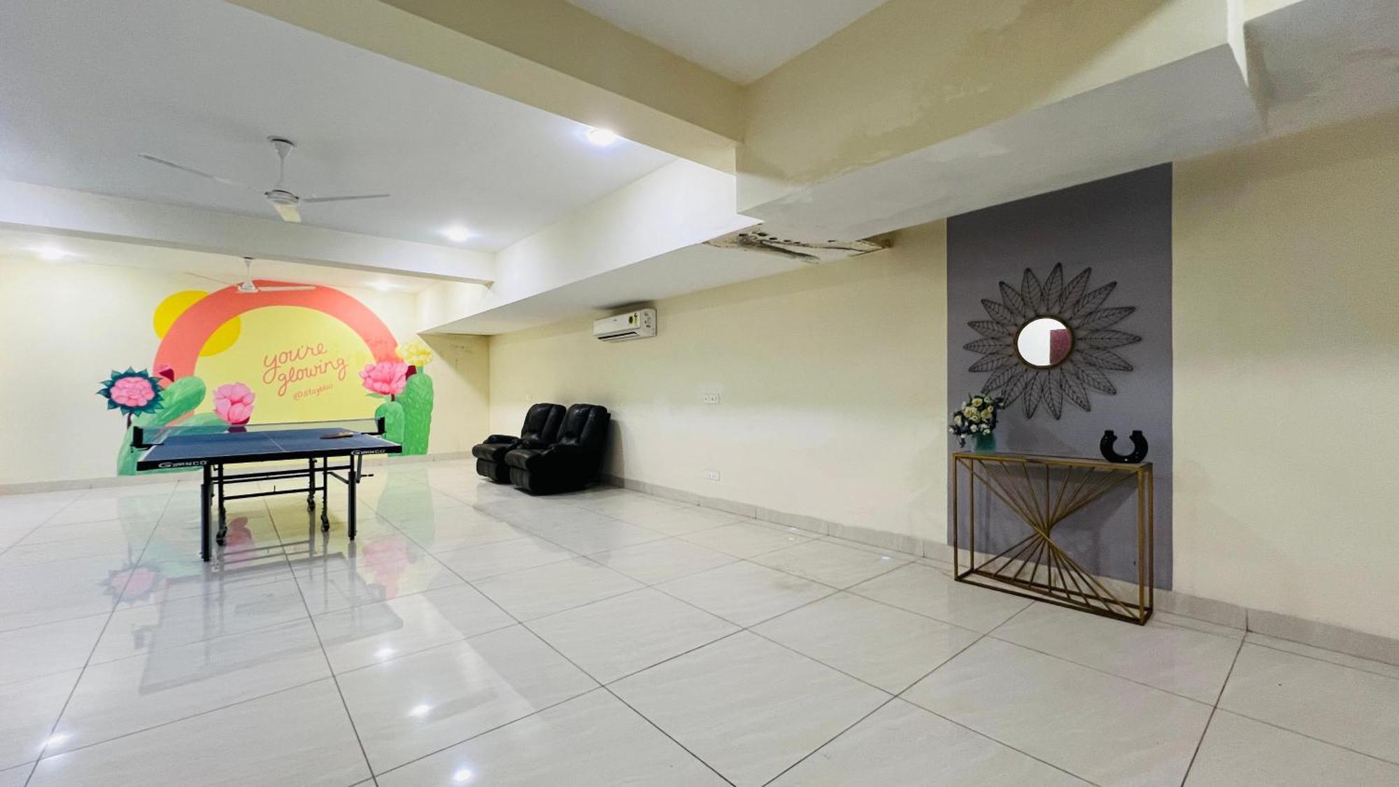 Bluo Studio4 Golf Course Road - Gym, Balcony, Lift Gurgaon Exterior photo